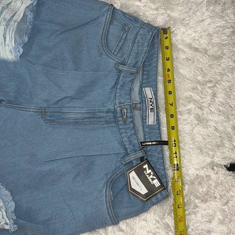 Colombian Jeans - Picture 16 of 17